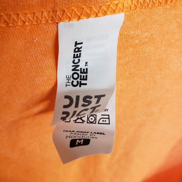 The Concert Tee "I don't sweat, I spritz" tank top - Picture 3 of 3